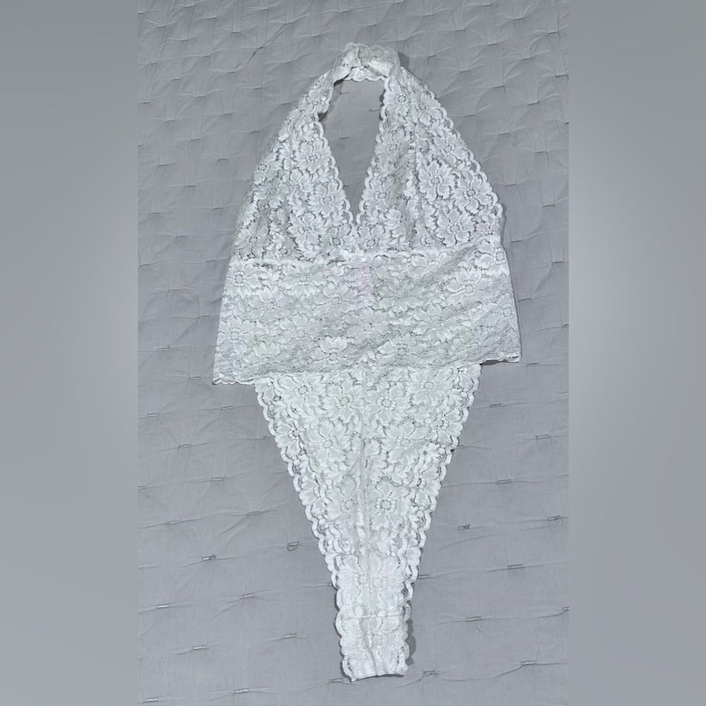 Victorias Secret stretchy lace Bodysuit - like new -size M